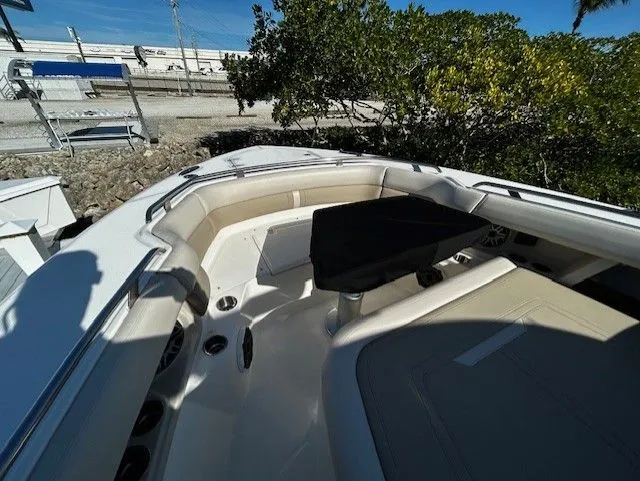 Slide: The Image of Boston Whaler 350 EX 2021 - 6