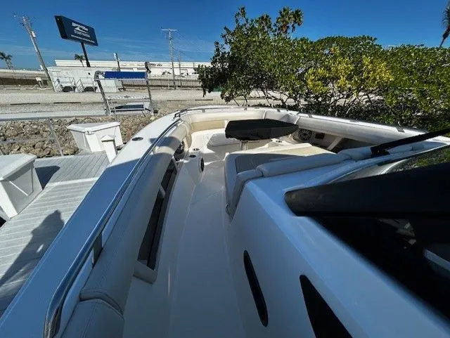 Slide: The Image of Boston Whaler 350 EX 2021 - 8