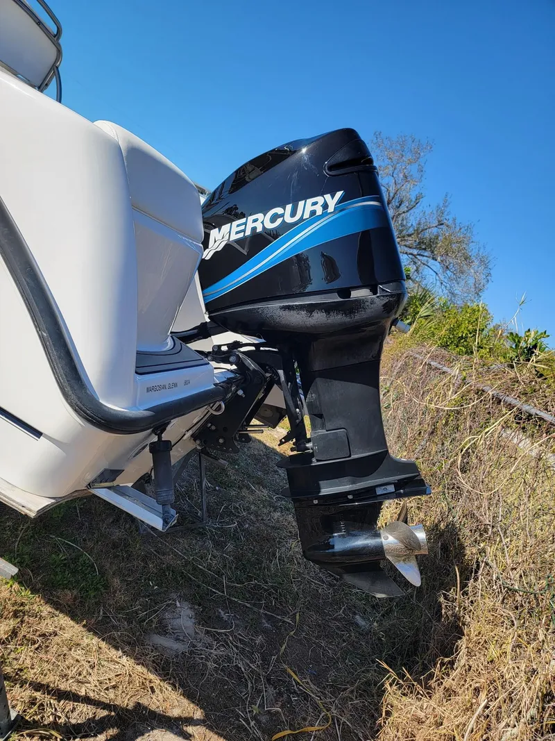 Slide: The Image of Boston Whaler 210 Outrage 2004 - 10