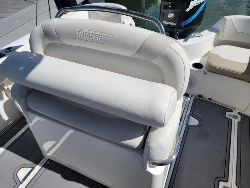 Slide: The Image of Boston Whaler 210 Outrage 2004 - 8
