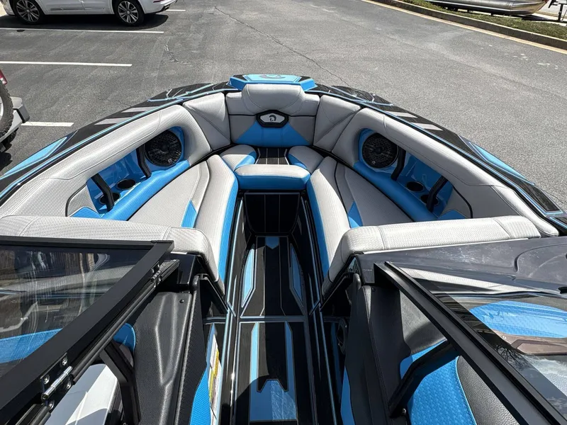 Slide: The Image of Centurion Ri230 2022 - 26