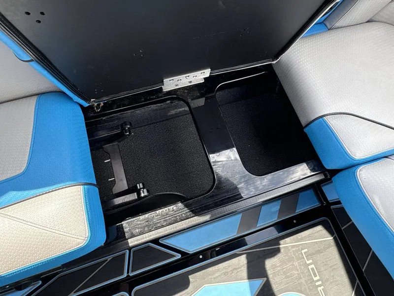 Slide: The Image of Centurion Ri230 2022 - 6