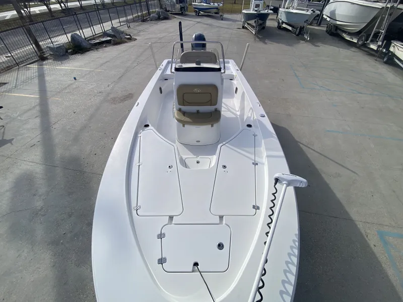 Slide: The Image of Sportsman Masters 227 Bay Boat 2015 - 16