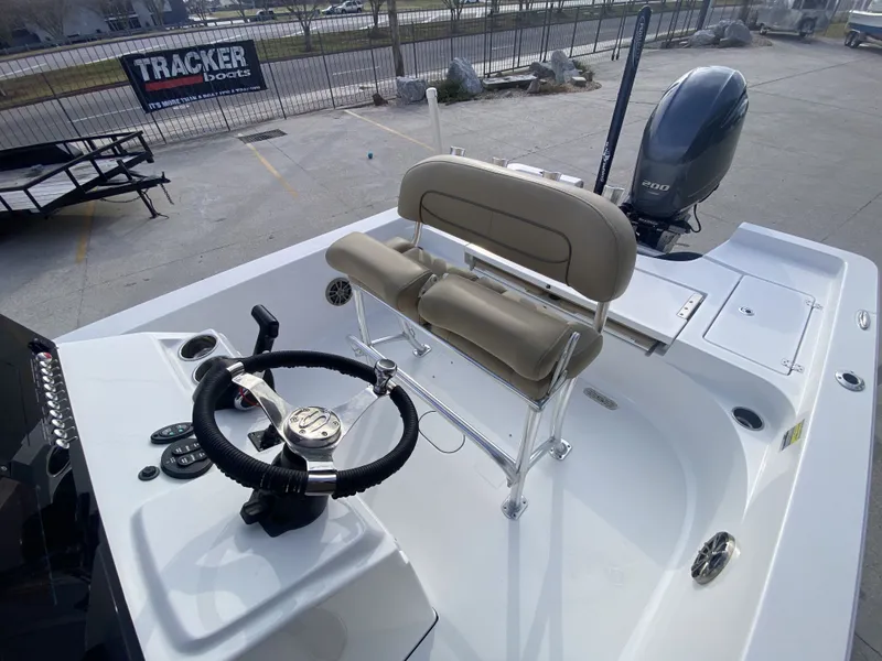 Slide: The Image of Sportsman Masters 227 Bay Boat 2015 - 20