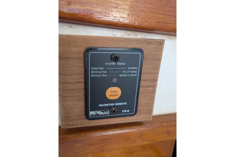 Slide: The Image of Inverter remote control panel on 1989 Blackman Billfisher 26 boat. - 23