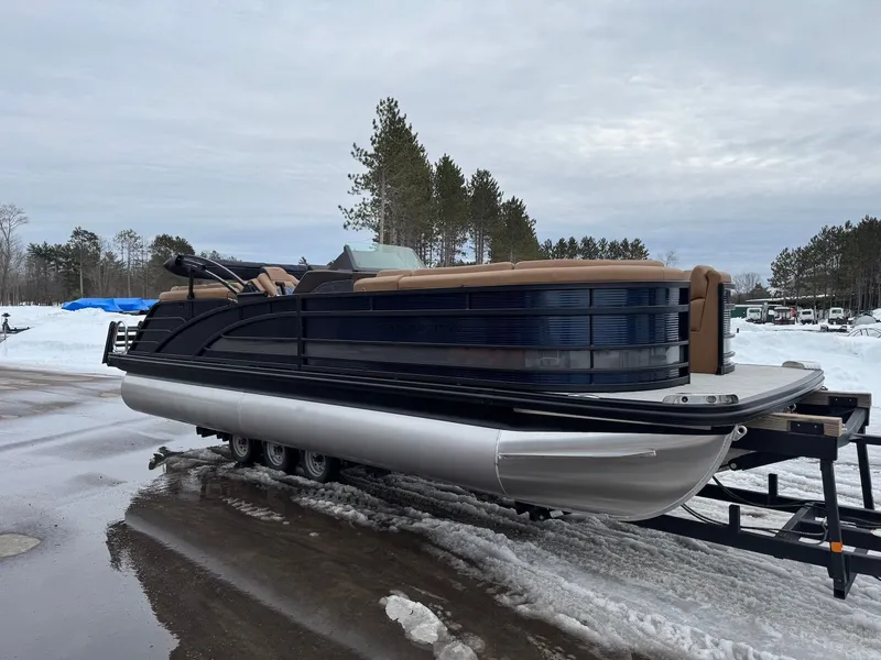 Slide: The Image of Bennington 23RFB ESP TRI 2026 on snowy parking lot. - 13