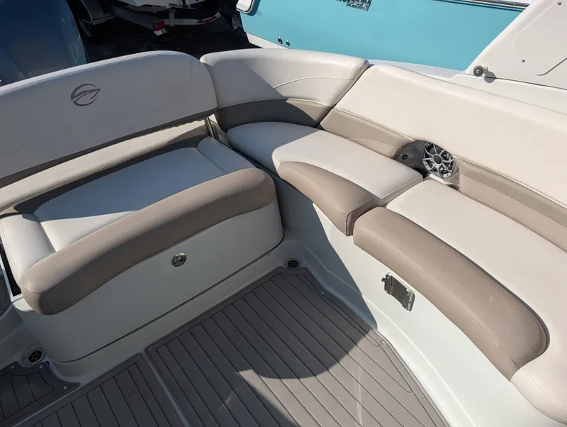 Slide: The Image of Crownline Boats E26 XS 2018 - 11