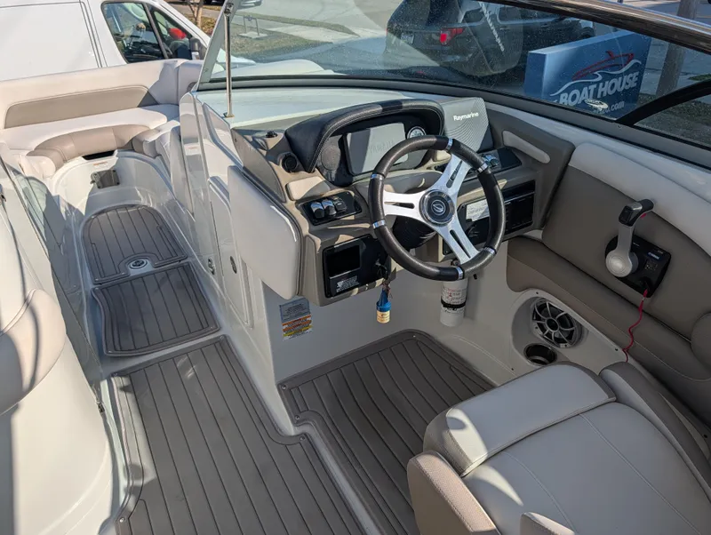 Slide: The Image of Crownline Boats E26 XS 2018 - 13