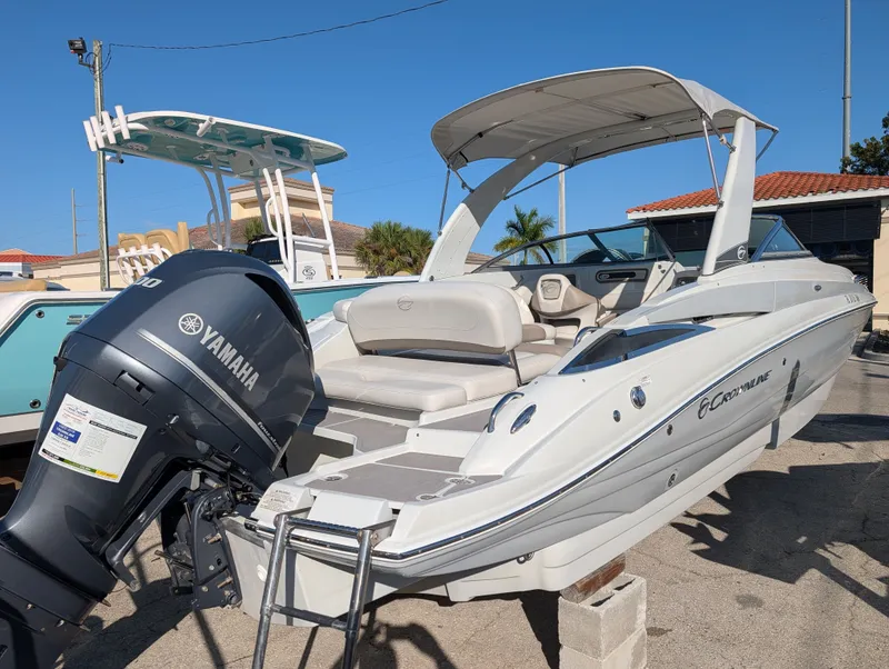 Slide: The Image of Crownline Boats E26 XS 2018 - 3