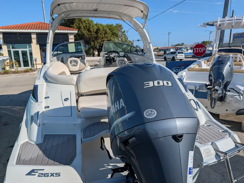 Slide: The Image of Crownline Boats E26 XS 2018 - 4