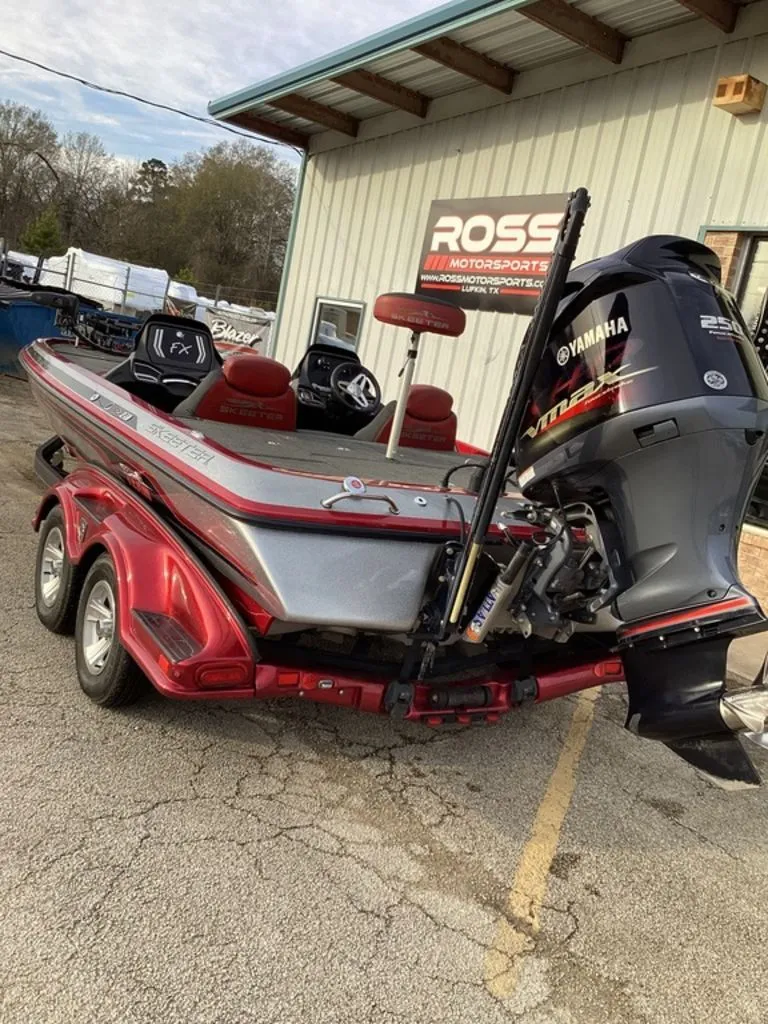 Slide: The Image of Skeeter FX 21 2015 - 2