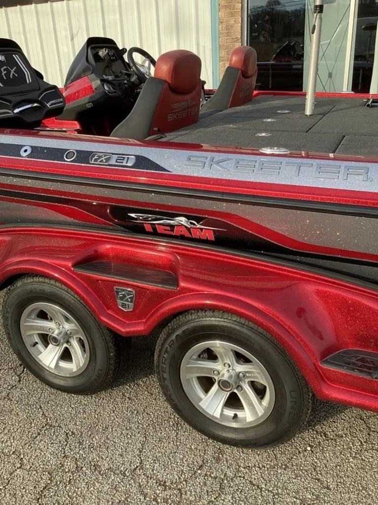 Slide: The Image of Skeeter FX 21 2015 - 32