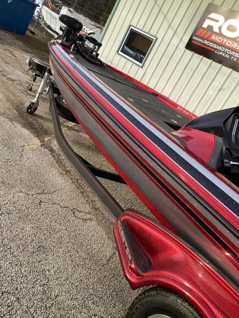 Slide: The Image of Skeeter FX 21 2015 - 33