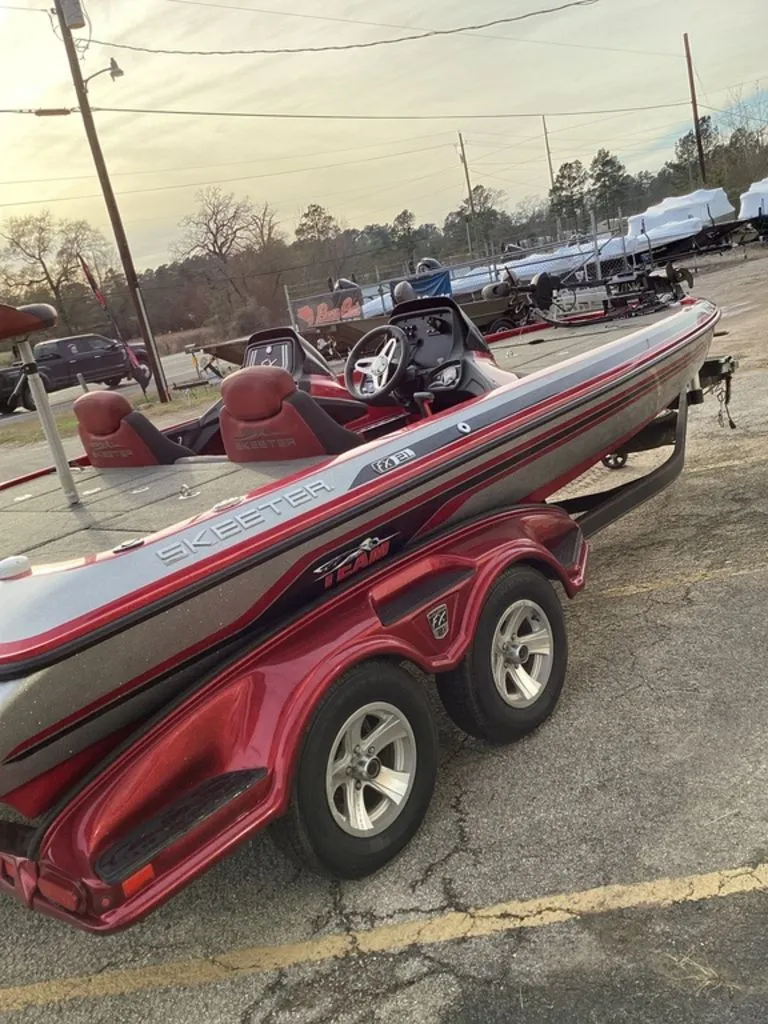 Slide: The Image of Skeeter FX 21 2015 - 5