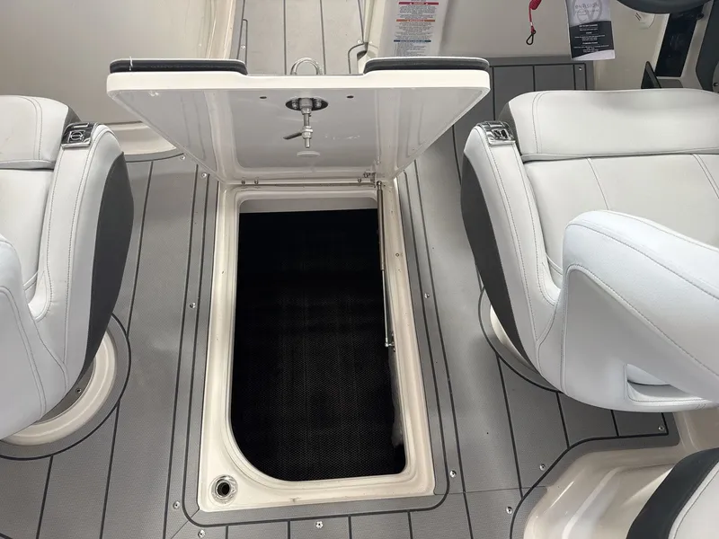 Slide: The Image of Chaparral SSX 2870 2025 - 21