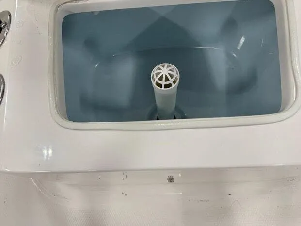 Slide: The Image of Robalo R160 Center Console 2025 - 10