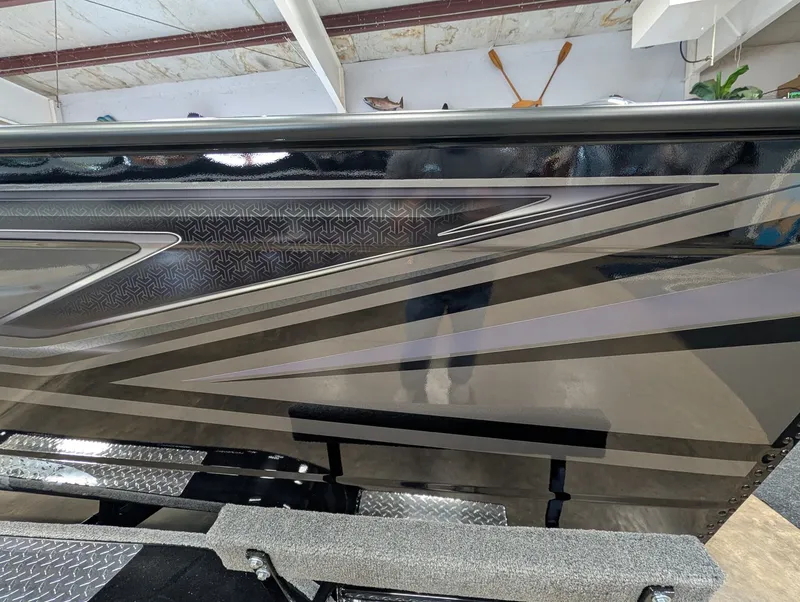 Slide: The Image of Starcraft Fishmaster 196 2026 - 6