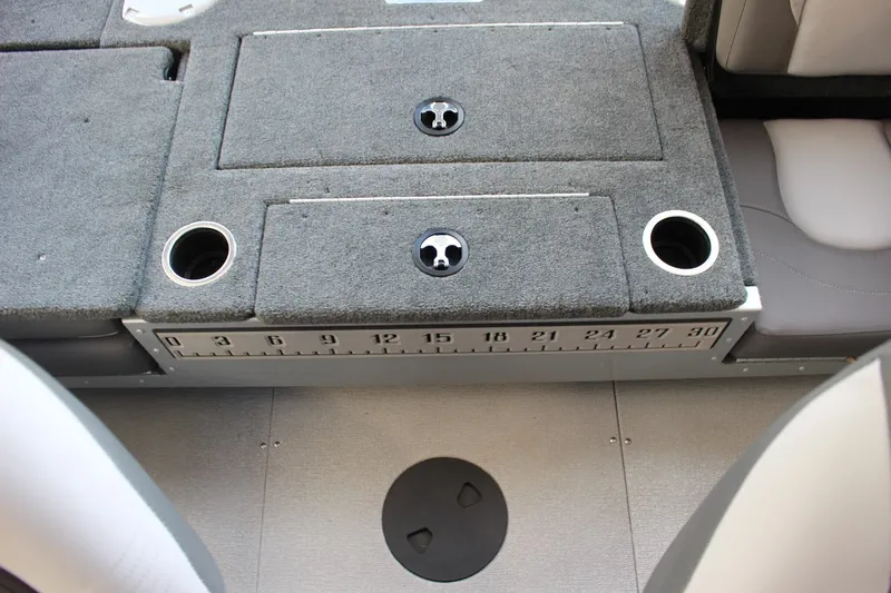 Slide: The Image of Starcraft Mariner 210 XS 2026 - 82