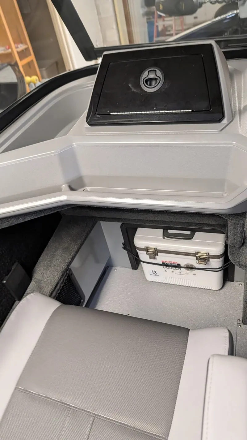 Slide: The Image of Starcraft Mariner 210 XS 2026 - 96