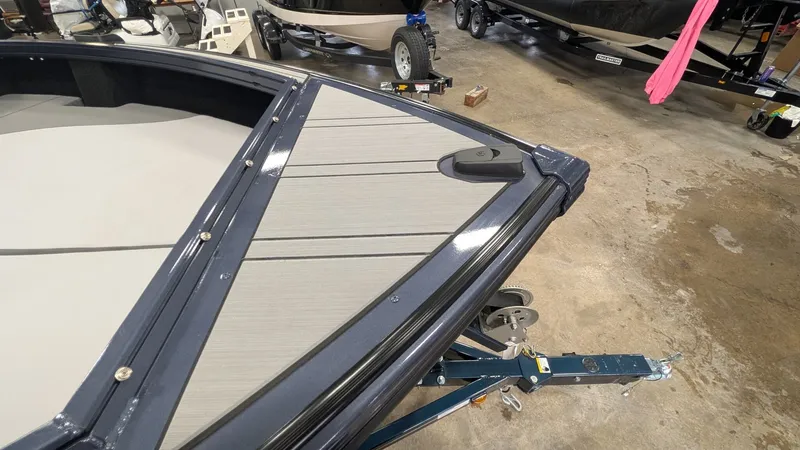 Slide: The Image of Starcraft Titan 190 FXS 2026 - 12