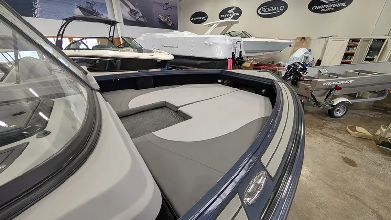 Slide: The Image of Starcraft Titan 190 FXS 2026 - 14