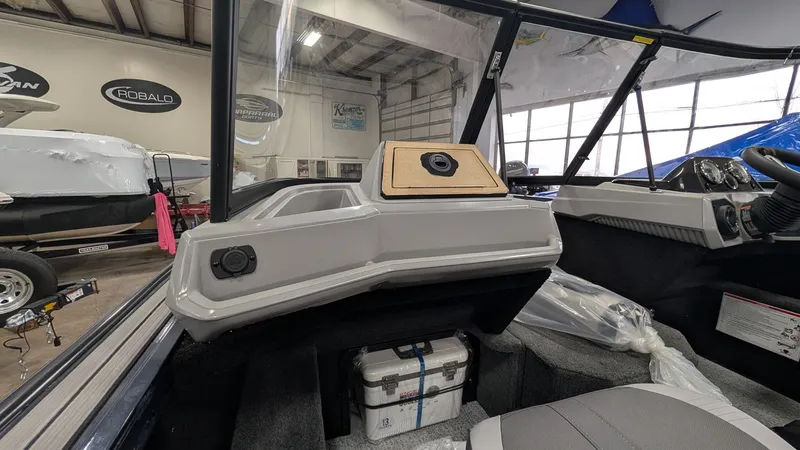 Slide: The Image of Starcraft Titan 190 FXS 2026 - 15