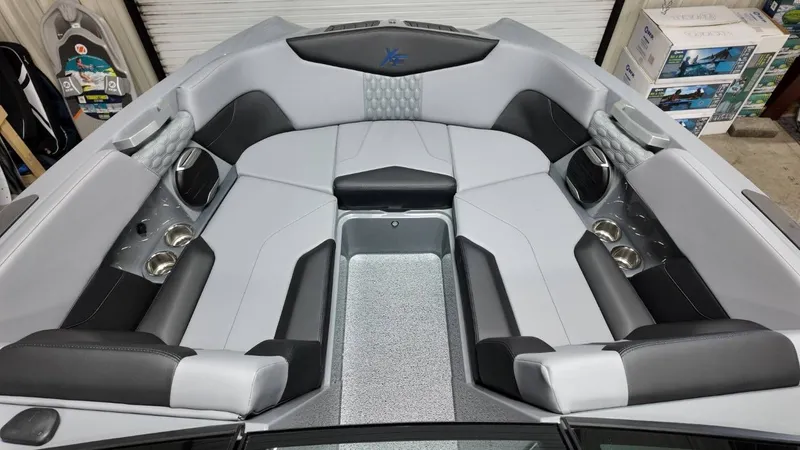 Slide: The Image of MasterCraft XT22 2026 - 11