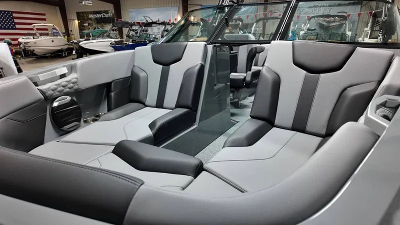 Slide: The Image of MasterCraft XT22 2026 - 15