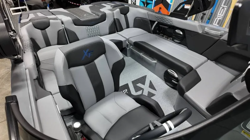 Slide: The Image of MasterCraft XT22 2026 - 19