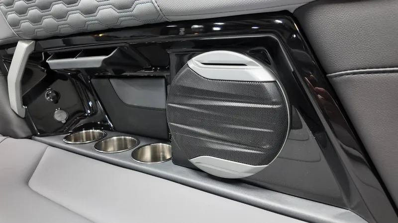 Slide: The Image of MasterCraft XT22 2026 - 31