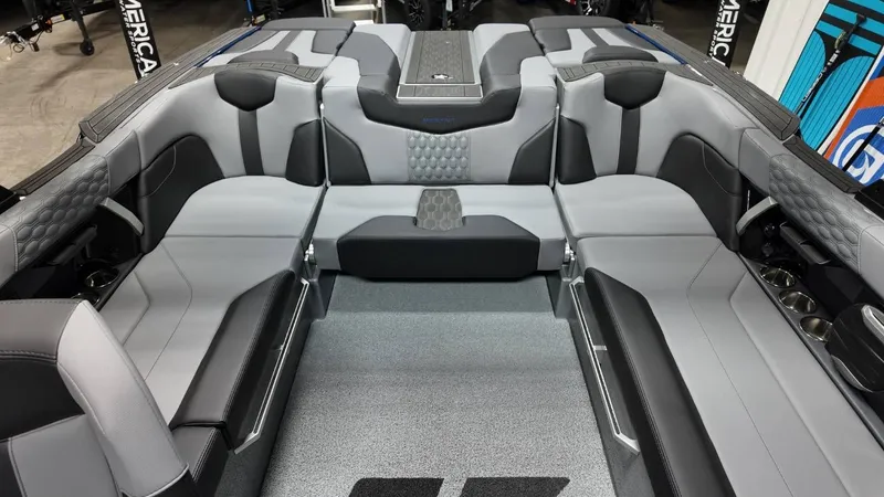 Slide: The Image of MasterCraft XT22 2026 - 32