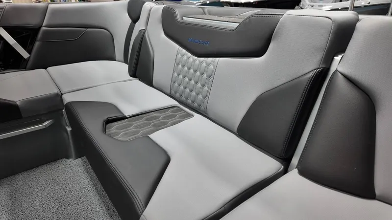 Slide: The Image of MasterCraft XT22 2026 - 34