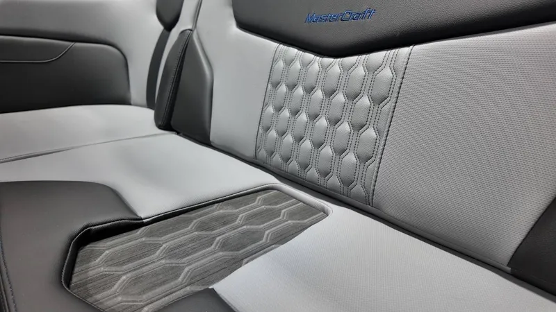 Slide: The Image of MasterCraft XT22 2026 - 35