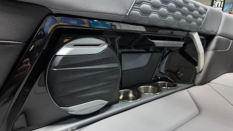 Slide: The Image of MasterCraft XT22 2026 - 38