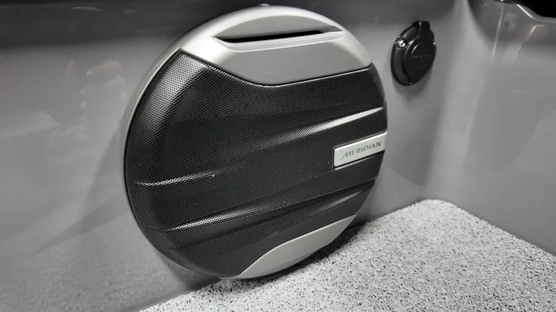 Slide: The Image of MasterCraft XT22 2026 - 41