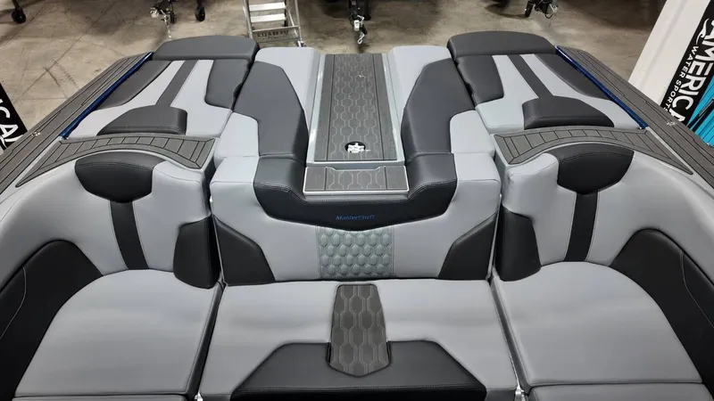 Slide: The Image of MasterCraft XT22 2026 - 42