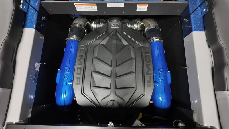 Slide: The Image of MasterCraft XT22 2026 - 45