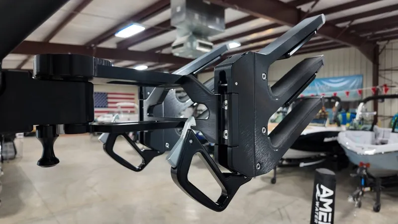 Slide: The Image of MasterCraft XT22 2026 - 60