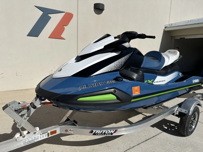 Slide: The Image of Yamaha VX Cruiser® with Audio 2024 - 13