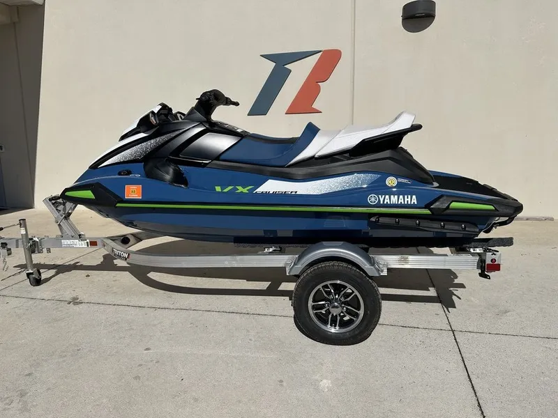 Slide: The Image of Yamaha VX Cruiser® with Audio 2024 - 17