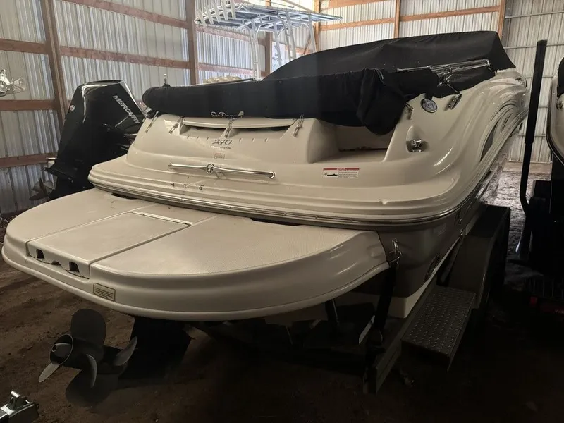 Slide: The Image of Sea Ray 240 Sundeck 2006 - 2