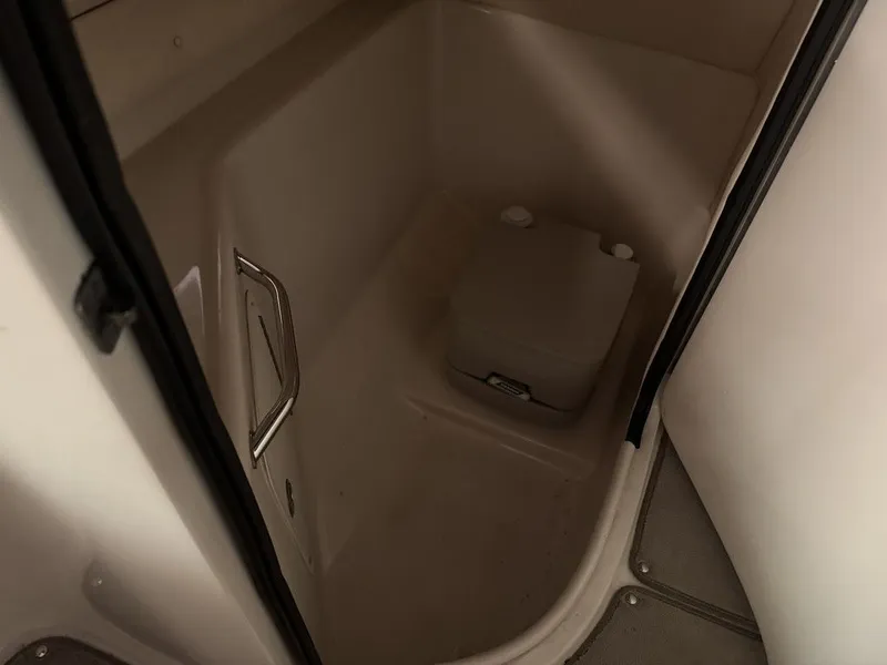 Slide: The Image of Sea Ray 240 Sundeck 2006 - 5