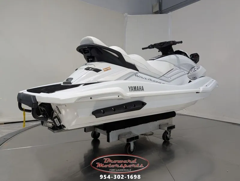 Slide: The Image of Yamaha FX Cruiser SVHO® 2026 - 7