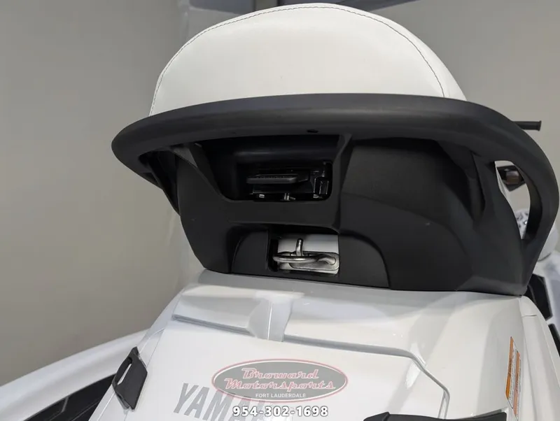 Slide: The Image of Yamaha FX Cruiser SVHO® 2026 - 10