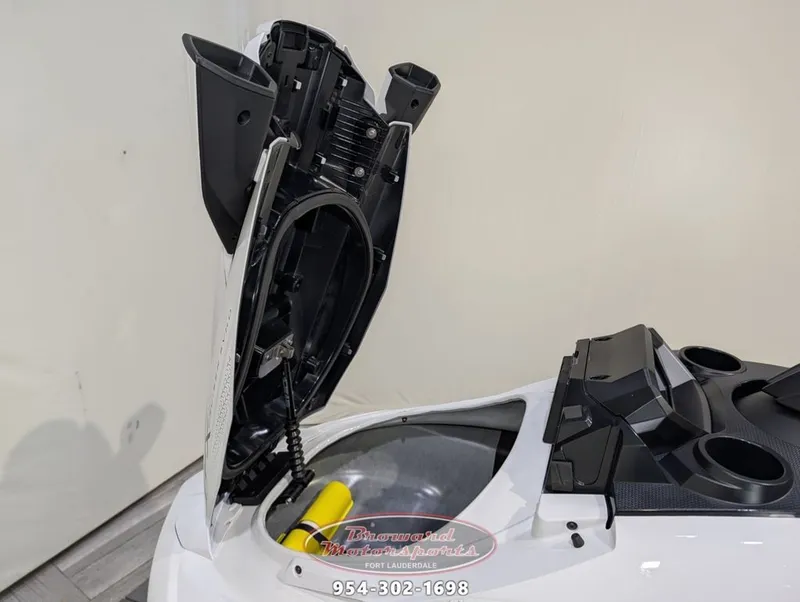 Slide: The Image of Yamaha FX Cruiser SVHO® 2026 - 24