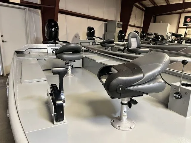 Slide: The Image of Xtreme Boats Brute 1754SS Tunnel 2026 - 9