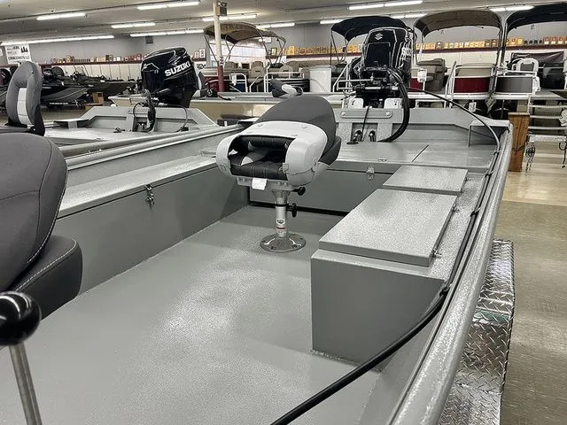 Slide: The Image of Xtreme Boats Brute 1648SS Tunnel 2026 - 5