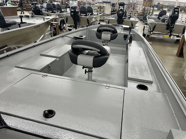 Slide: The Image of Xtreme Boats Brute 1648SS Tunnel 2026 - 8