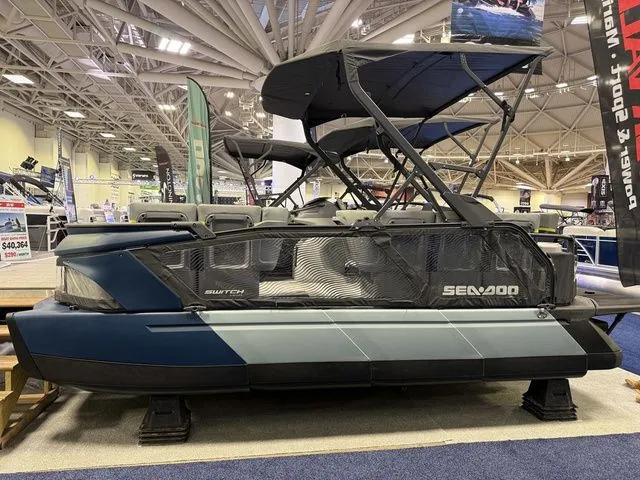 Slide: The Image of Sea-Doo Switch Cruise Limited™ 18 - 300 Hp Painted 2026 - 2