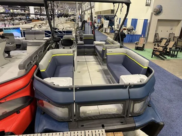 Slide: The Image of Sea-Doo Switch Cruise Limited™ 18 - 300 Hp Painted 2026 - 4